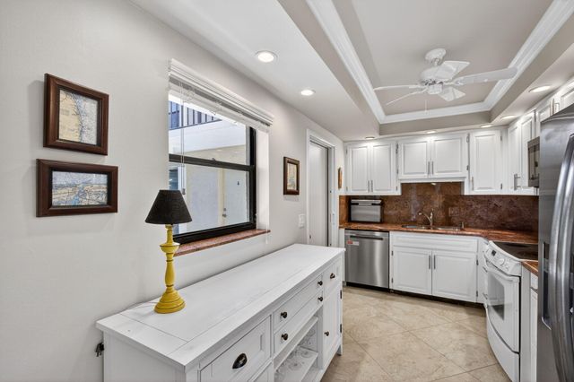 14 SE Turtle Creek Drive Unit B, Jupiter, FL 33469