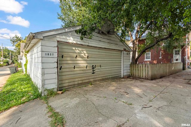 1027 N INSTITUTE Place, Peoria, IL 61606