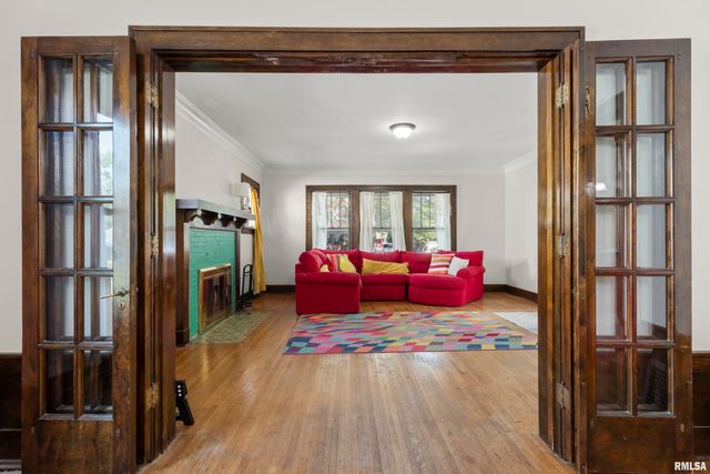 1027 N INSTITUTE Place, Peoria, IL 61606