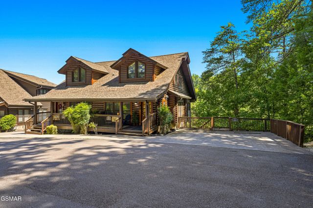 757 Golf View Boulevard, Pigeon Forge, TN 37863