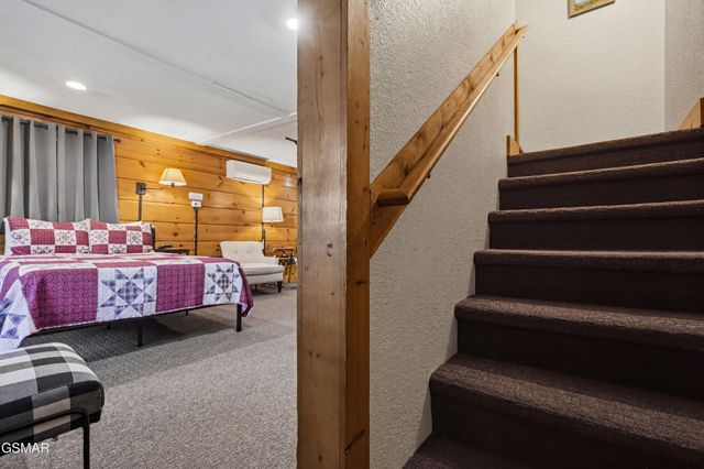 757 Golf View Boulevard, Pigeon Forge, TN 37863