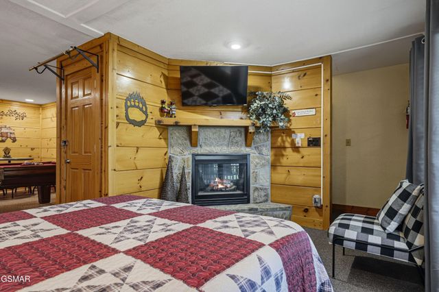 757 Golf View Boulevard, Pigeon Forge, TN 37863
