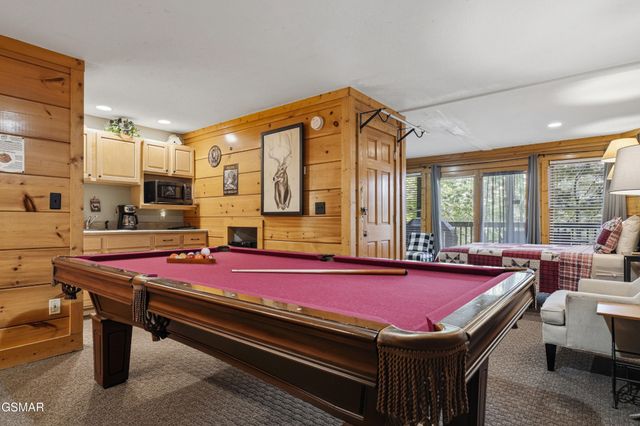757 Golf View Boulevard, Pigeon Forge, TN 37863