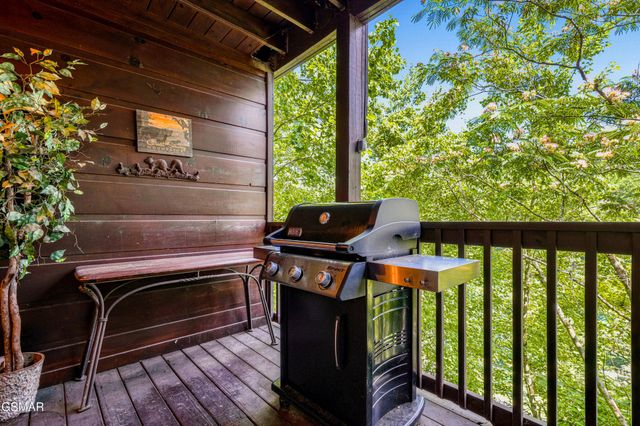 757 Golf View Boulevard, Pigeon Forge, TN 37863