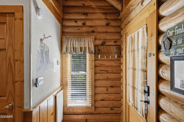 757 Golf View Boulevard, Pigeon Forge, TN 37863