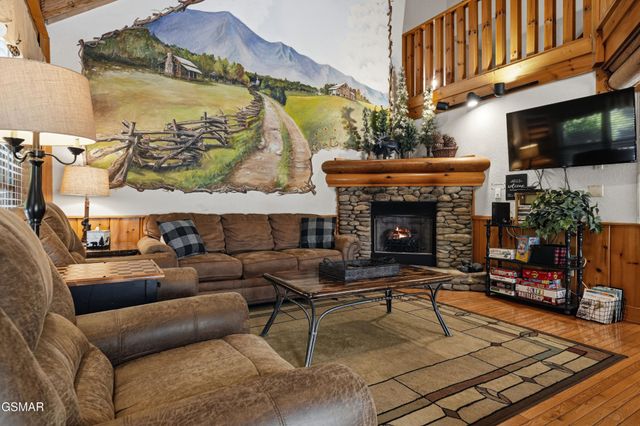 757 Golf View Boulevard, Pigeon Forge, TN 37863