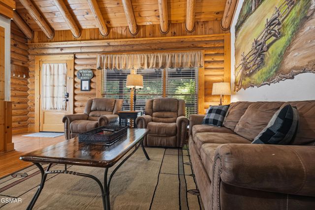 757 Golf View Boulevard, Pigeon Forge, TN 37863