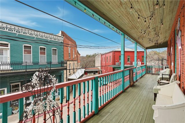 84 Spring Street, Eureka Springs, AR 72632