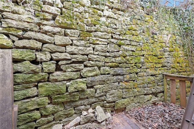 84 Spring Street, Eureka Springs, AR 72632