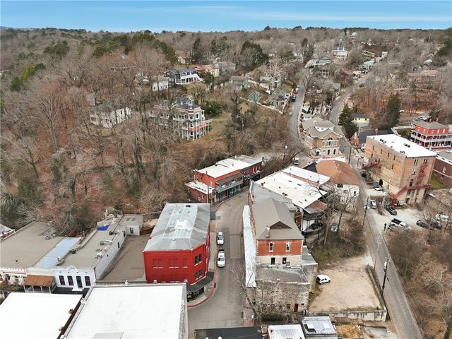 84 Spring Street, Eureka Springs, AR 72632