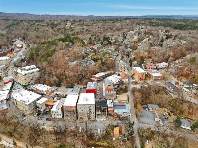 84 Spring Street, Eureka Springs, AR 72632