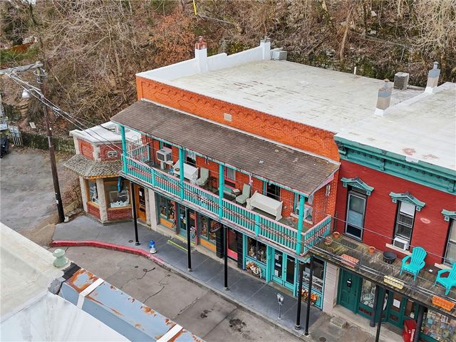 84 Spring Street, Eureka Springs, AR 72632
