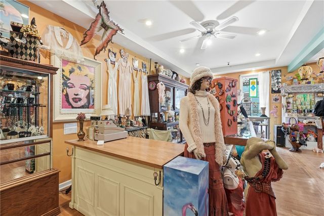 84 Spring Street, Eureka Springs, AR 72632