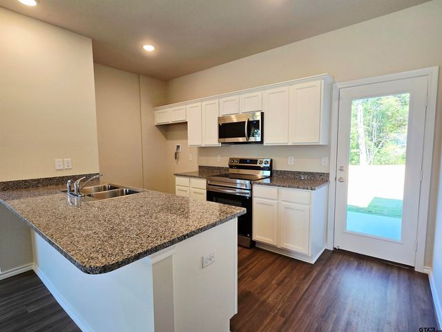 1115 Park Meadows Dr., Whitehouse, TX 75791