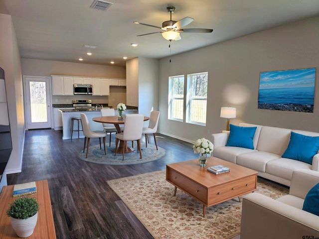 1115 Park Meadows Dr., Whitehouse, TX 75791