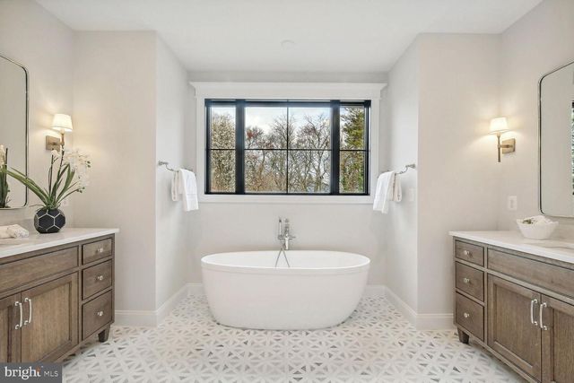 439 LEWIS ST NW, Vienna, VA 22180