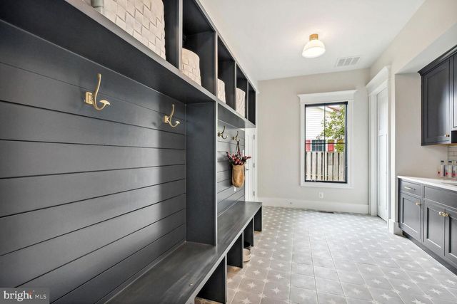 439 LEWIS ST NW, Vienna, VA 22180