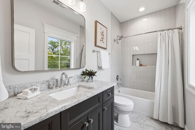 439 LEWIS ST NW, Vienna, VA 22180