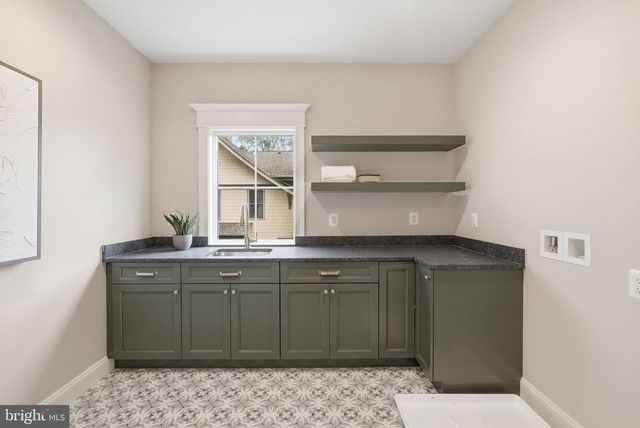 439 LEWIS ST NW, Vienna, VA 22180
