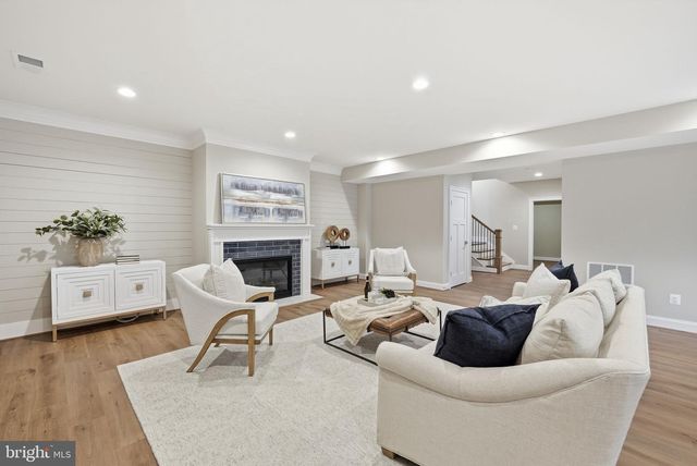 439 LEWIS ST NW, Vienna, VA 22180