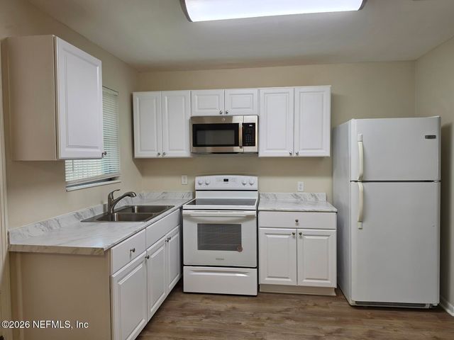 950 MILLARD Court W, Jacksonville, FL 32225