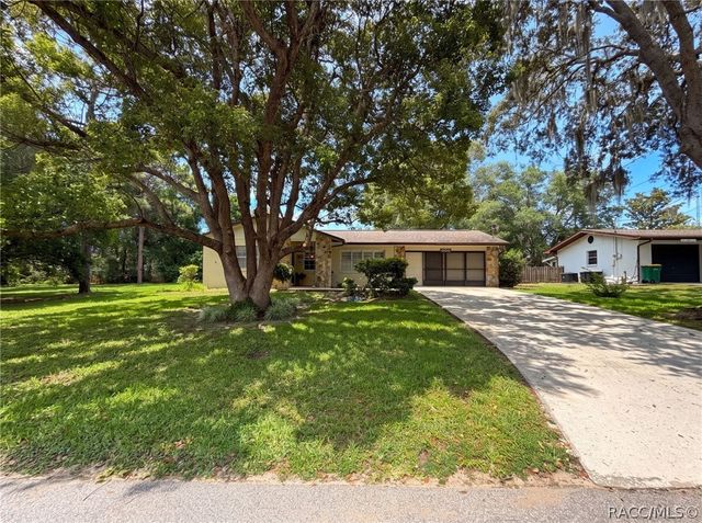 620 Whitney Avenue, Inverness, FL 34452