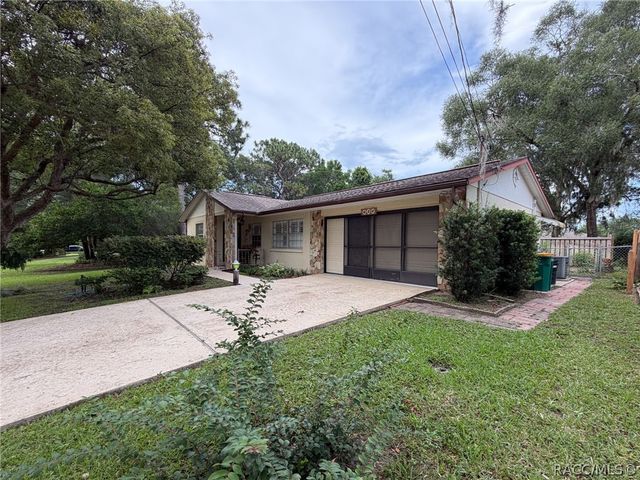 620 Whitney Avenue, Inverness, FL 34452