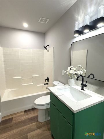 1902 N Fannin Avenue, Cameron, TX 76520