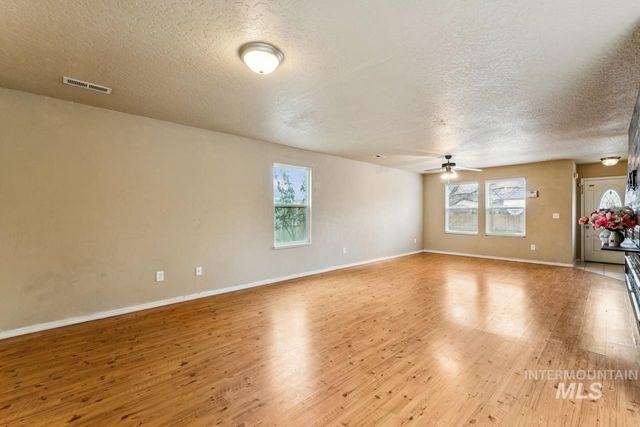 118 Parkland Way, Caldwell, ID 83605