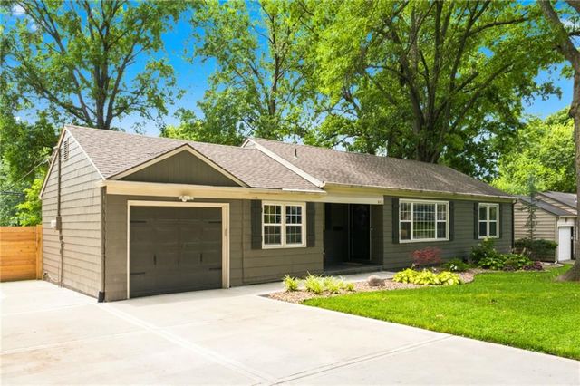 8411 W 86th Terrace, Overland Park, KS 66212