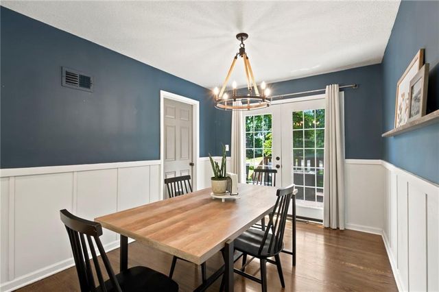 8411 W 86th Terrace, Overland Park, KS 66212