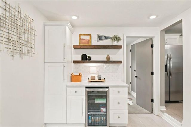 8411 W 86th Terrace, Overland Park, KS 66212