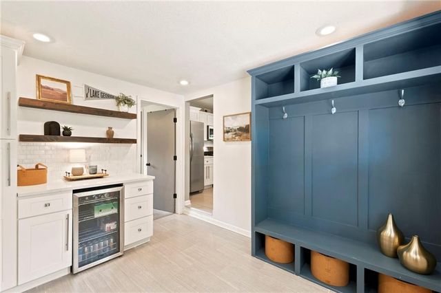8411 W 86th Terrace, Overland Park, KS 66212