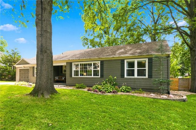 8411 W 86th Terrace, Overland Park, KS 66212