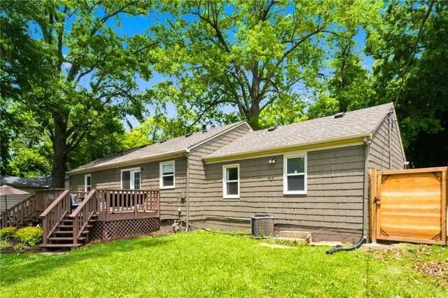 8411 W 86th Terrace, Overland Park, KS 66212