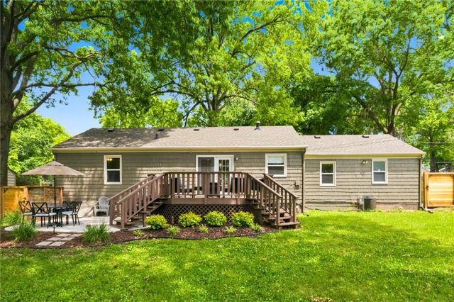 8411 W 86th Terrace, Overland Park, KS 66212