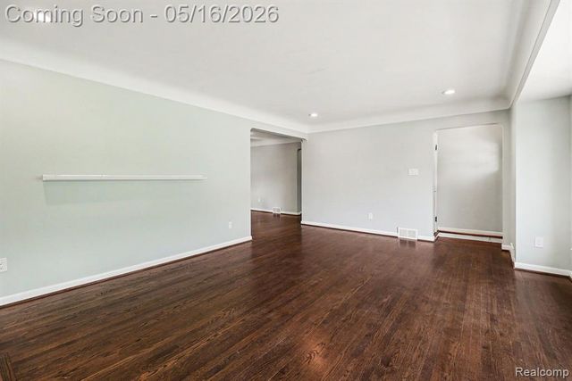 16965 Reedmere Avenue, Beverly Hills, MI 48025