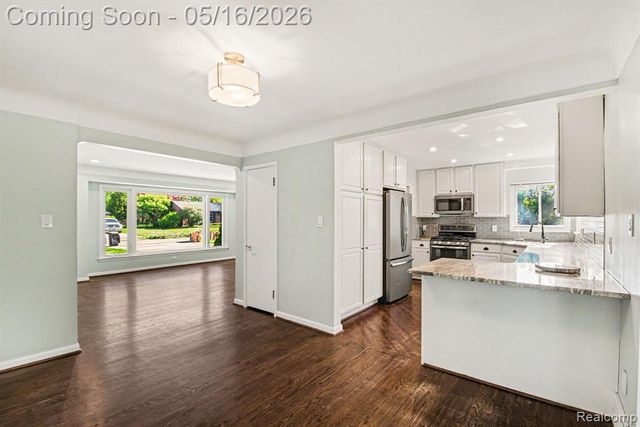 16965 Reedmere Avenue, Beverly Hills, MI 48025