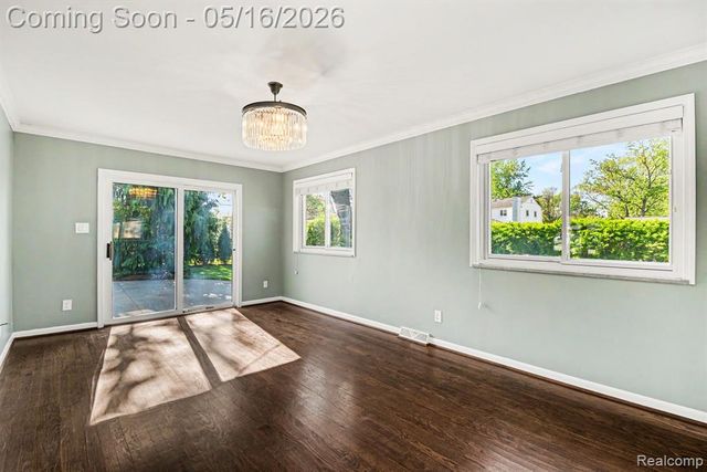 16965 Reedmere Avenue, Beverly Hills, MI 48025