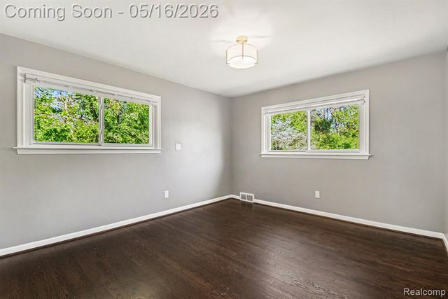 16965 Reedmere Avenue, Beverly Hills, MI 48025