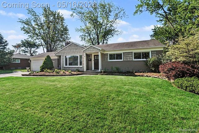16965 Reedmere Avenue, Beverly Hills, MI 48025