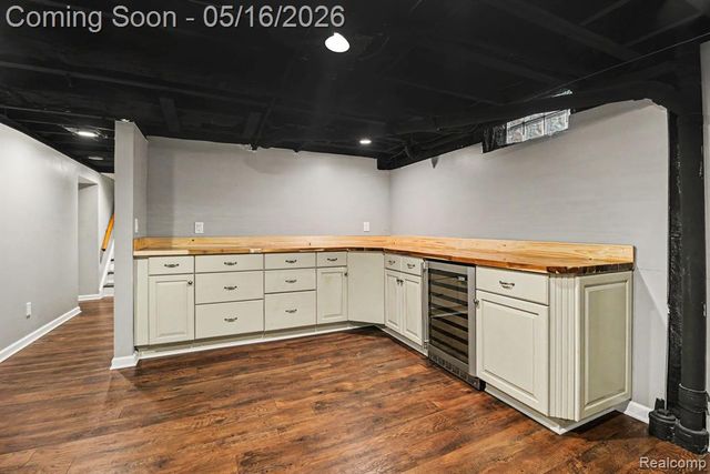 16965 Reedmere Avenue, Beverly Hills, MI 48025