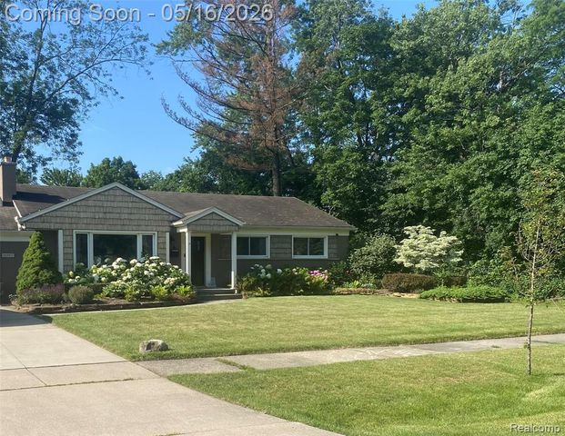 16965 Reedmere Avenue, Beverly Hills, MI 48025