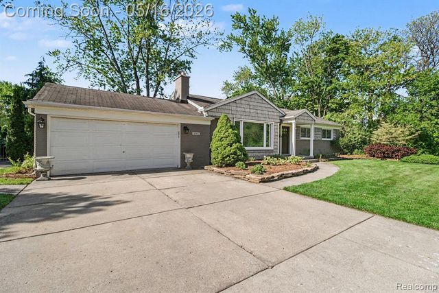 16965 Reedmere Avenue, Beverly Hills, MI 48025
