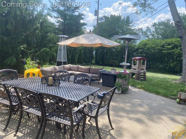 16965 Reedmere Avenue, Beverly Hills, MI 48025