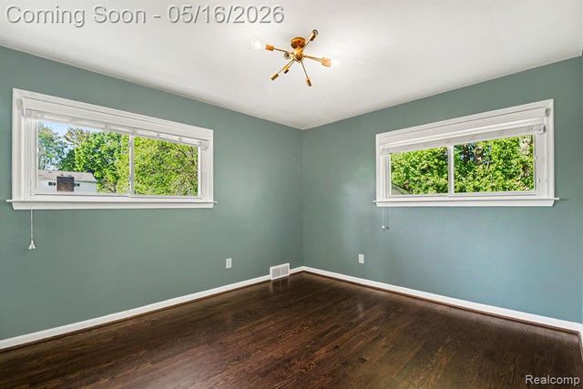 16965 Reedmere Avenue, Beverly Hills, MI 48025