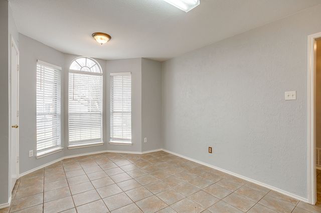 5712 Springtide Drive, Fort Worth, TX 76135