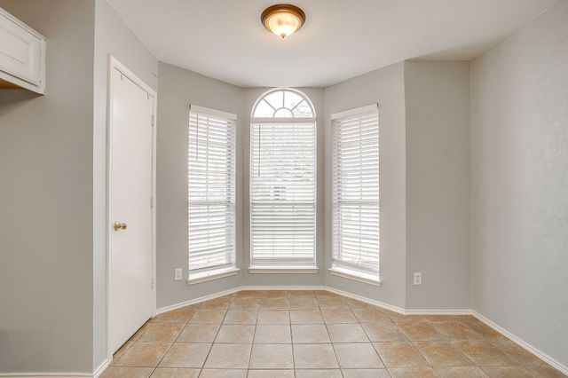 5712 Springtide Drive, Fort Worth, TX 76135