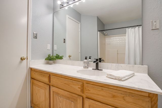 5712 Springtide Drive, Fort Worth, TX 76135