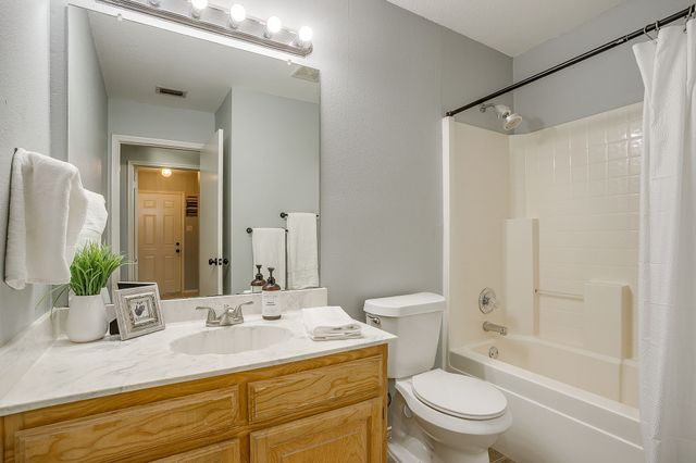 5712 Springtide Drive, Fort Worth, TX 76135